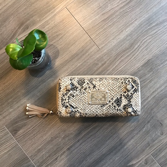 Vintage 1950’s stamped clutch purse mint condition - Picture 3 of 7